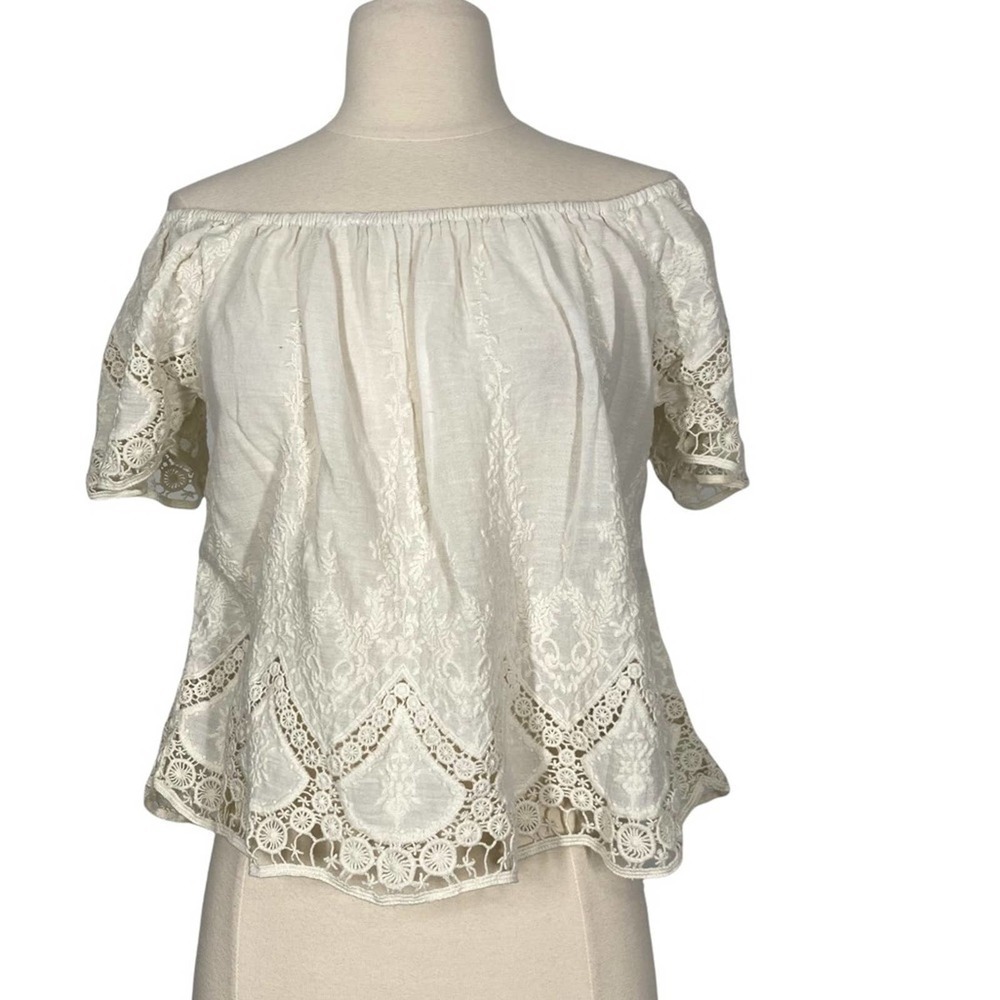 AMERICAN EAGLE Off Shoulder Lace Detail Top Small